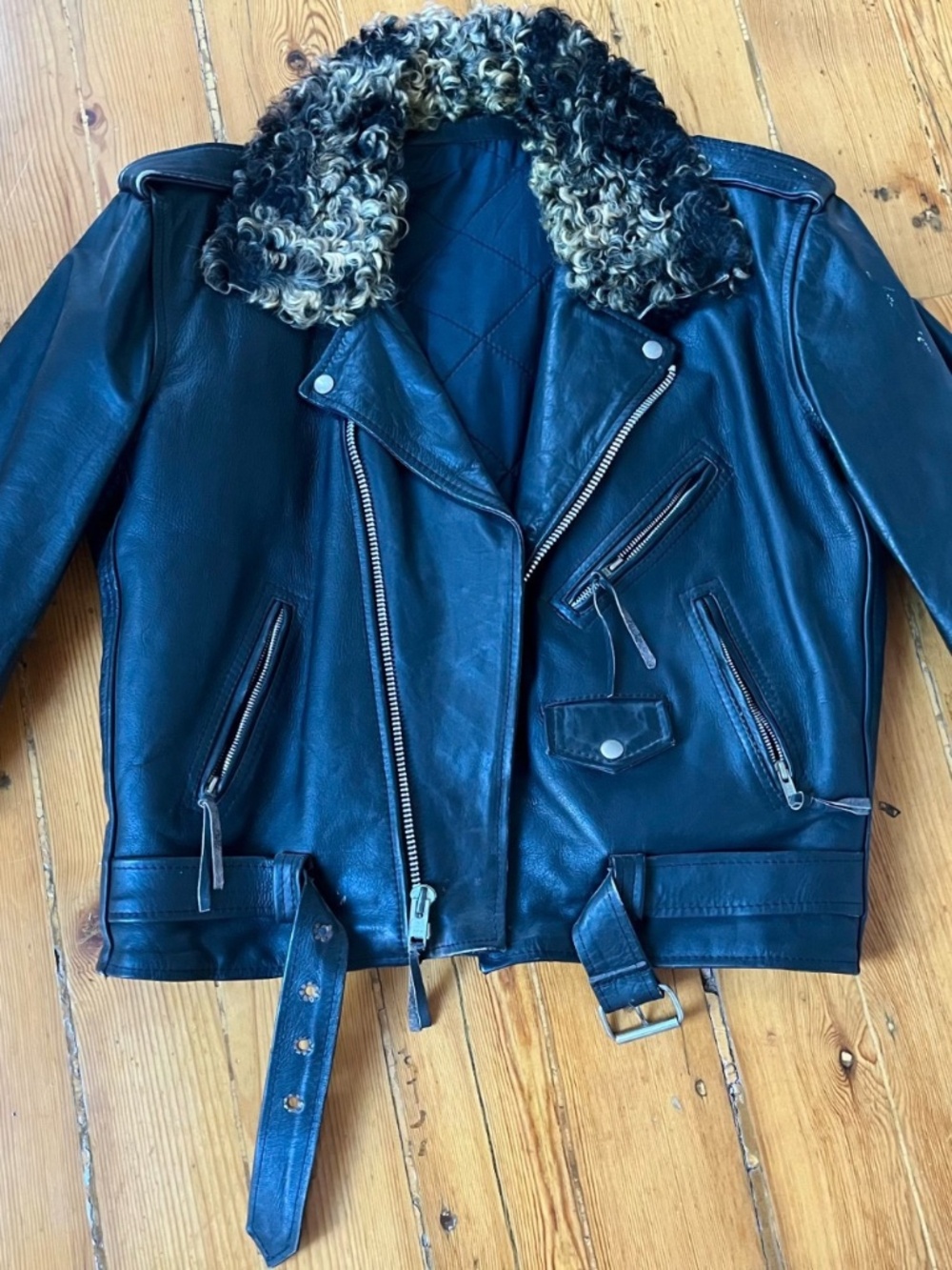 Leather Jacket Vintage Customized with Genuine Fur Collar and Hand Painting - Picture 2 of 12